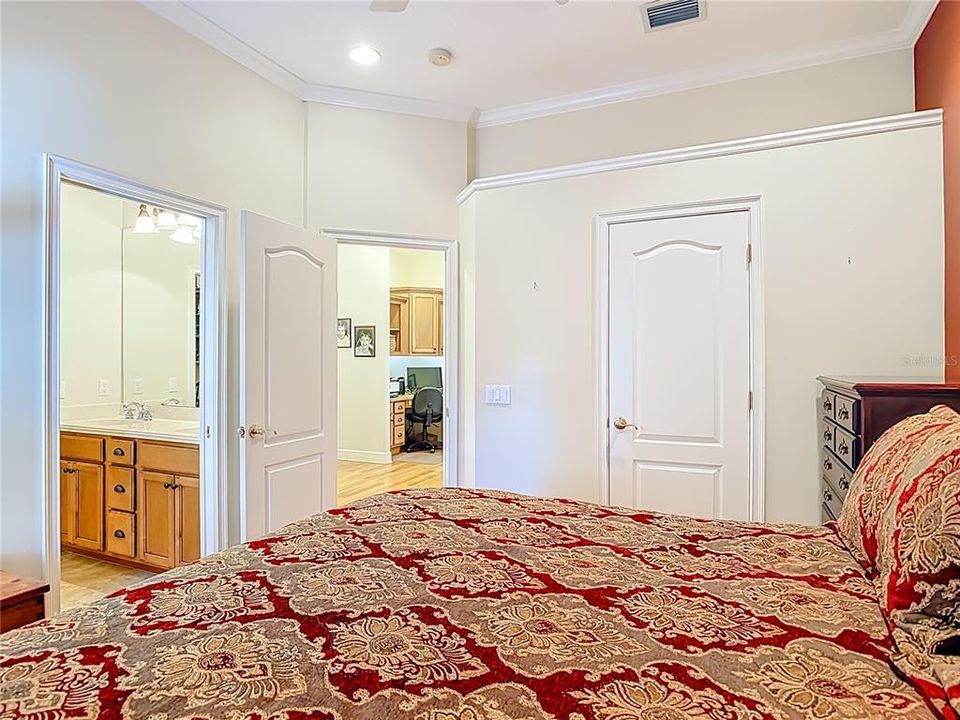 For Sale: $899,900 (4 beds, 3 baths, 3403 Square Feet)