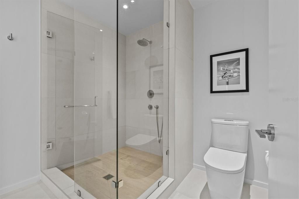 For Rent: $7,000 (3 beds, 3 baths, 1833 Square Feet)