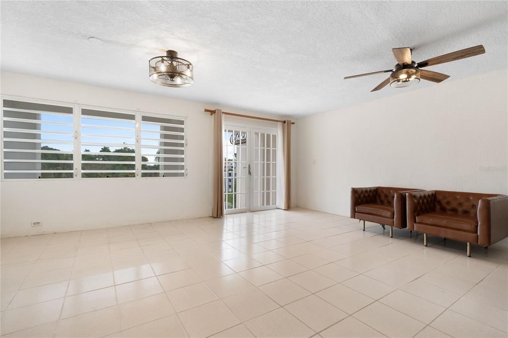 Active With Contract: $825,000 (4 beds, 4 baths, 3200 Square Feet)