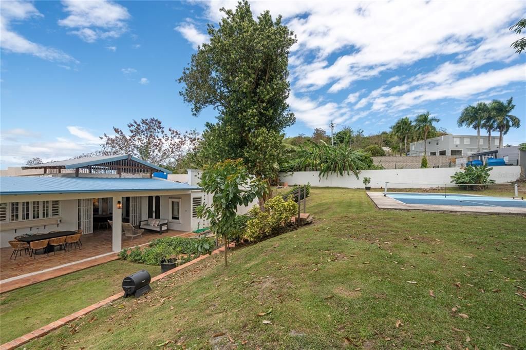 Active With Contract: $825,000 (4 beds, 4 baths, 3200 Square Feet)