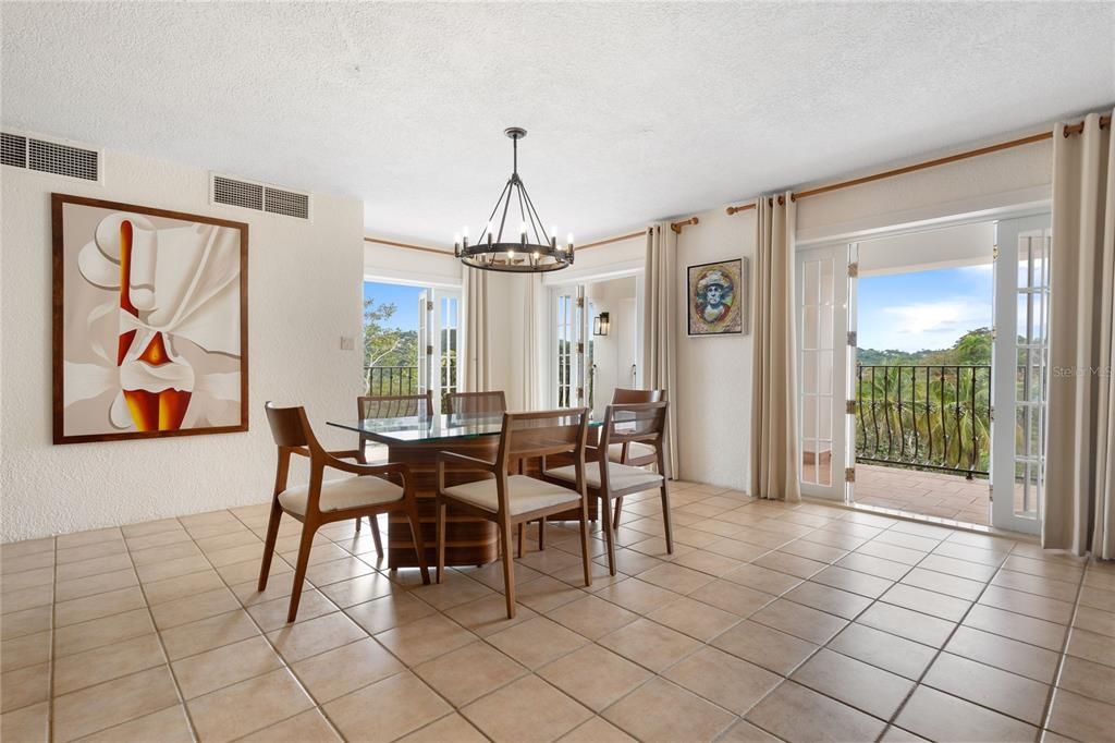 Active With Contract: $825,000 (4 beds, 4 baths, 3200 Square Feet)
