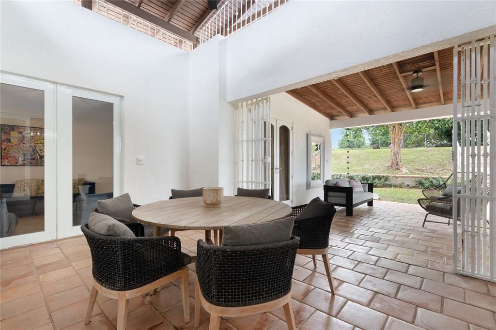 Active With Contract: $825,000 (4 beds, 4 baths, 3200 Square Feet)