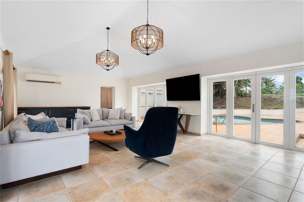 Active With Contract: $825,000 (4 beds, 4 baths, 3200 Square Feet)