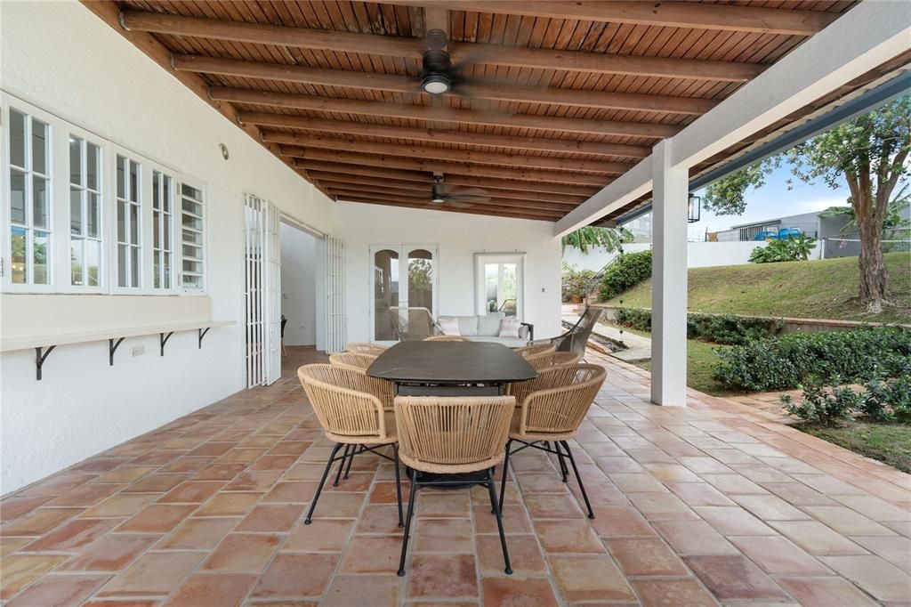 Active With Contract: $825,000 (4 beds, 4 baths, 3200 Square Feet)