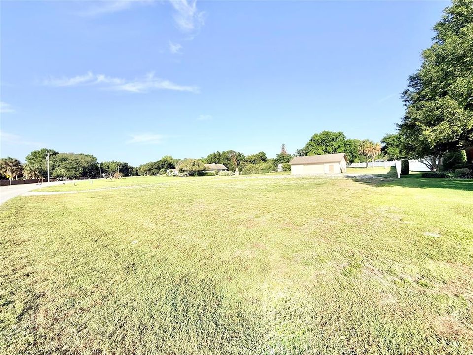 For Sale: $1,200,000 (1.19 acres)