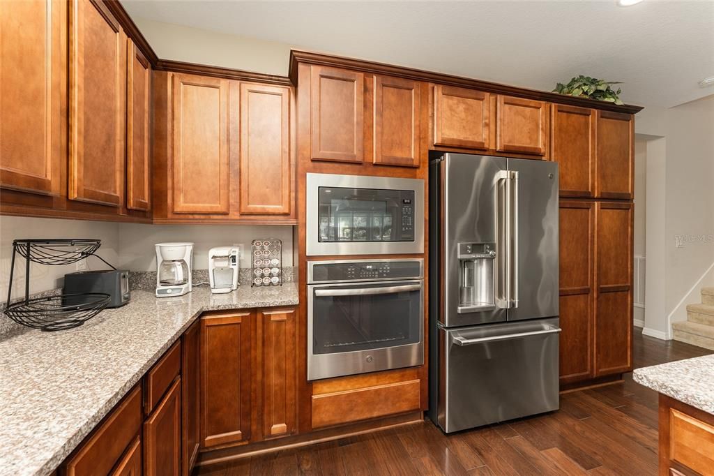 For Rent: $2,800 (3 beds, 3 baths, 2328 Square Feet)