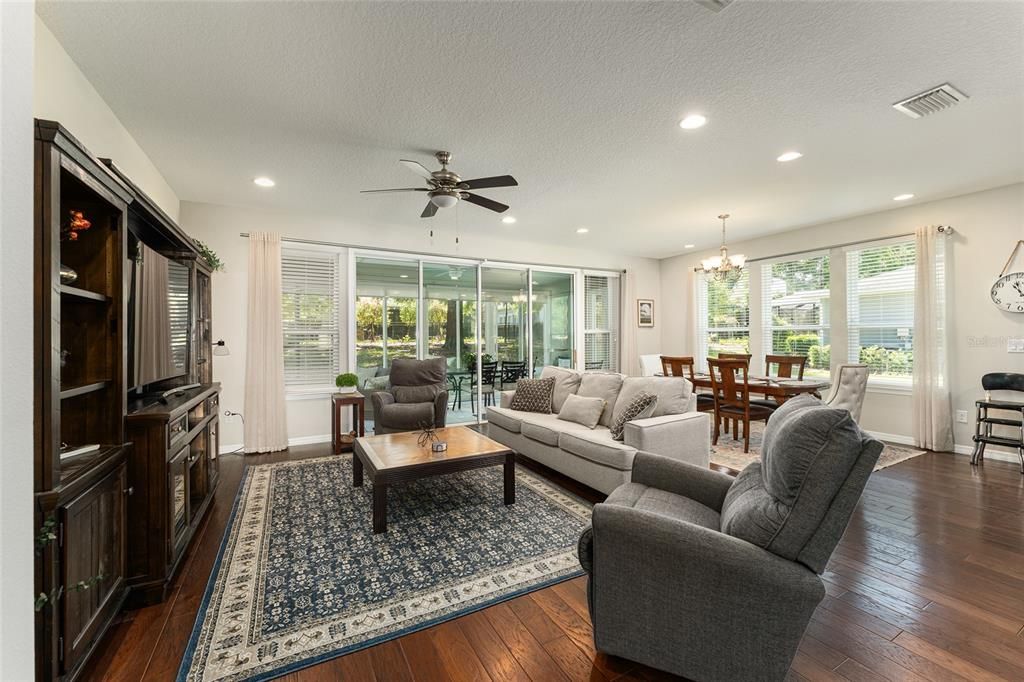 For Rent: $2,800 (3 beds, 3 baths, 2328 Square Feet)