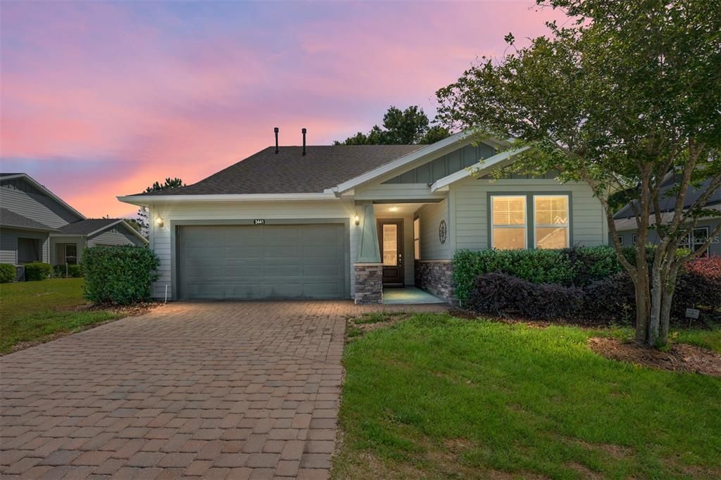 For Rent: $2,800 (3 beds, 3 baths, 2328 Square Feet)