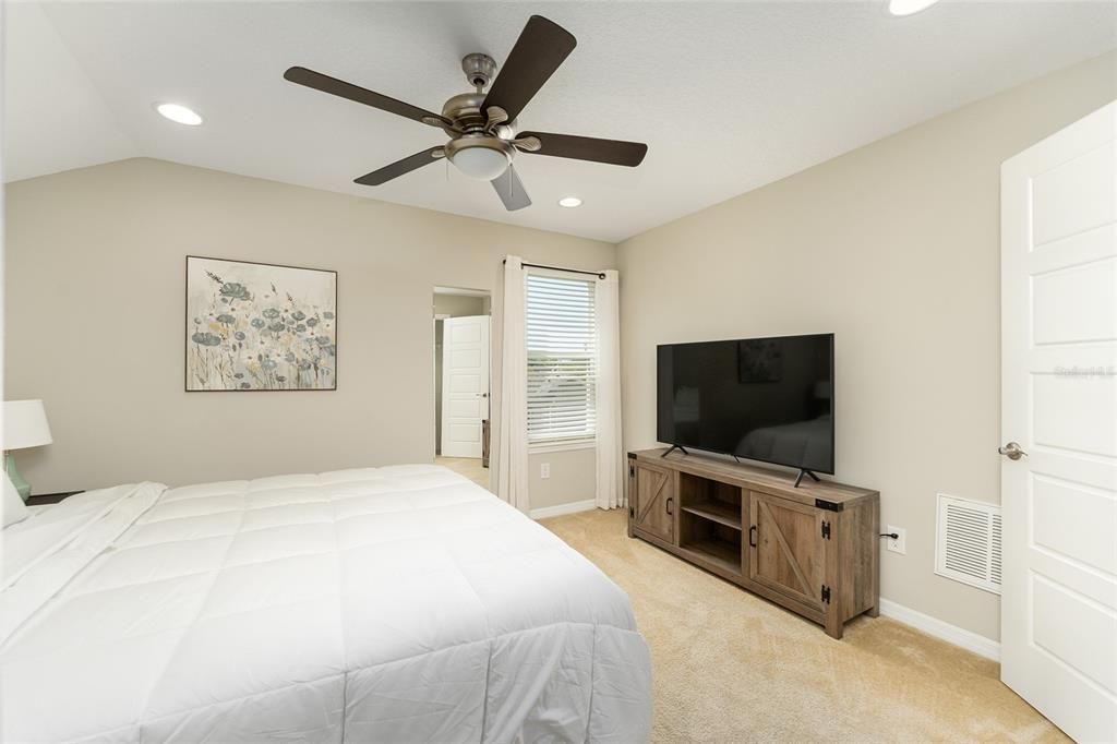 For Rent: $2,800 (3 beds, 3 baths, 2328 Square Feet)