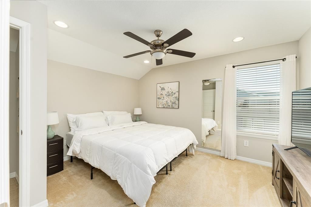 For Rent: $2,800 (3 beds, 3 baths, 2328 Square Feet)