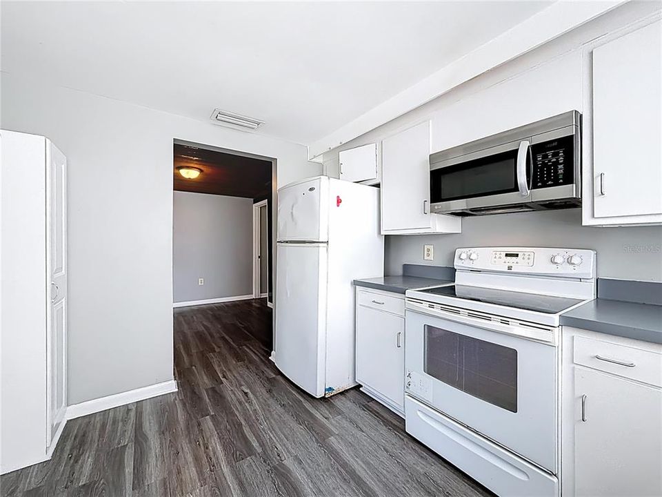 For Sale: $249,000 (3 beds, 2 baths, 1456 Square Feet)