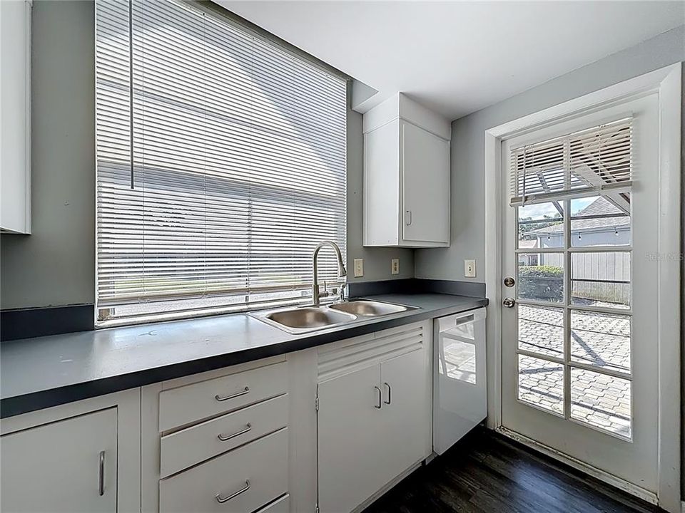 For Sale: $249,000 (3 beds, 2 baths, 1456 Square Feet)