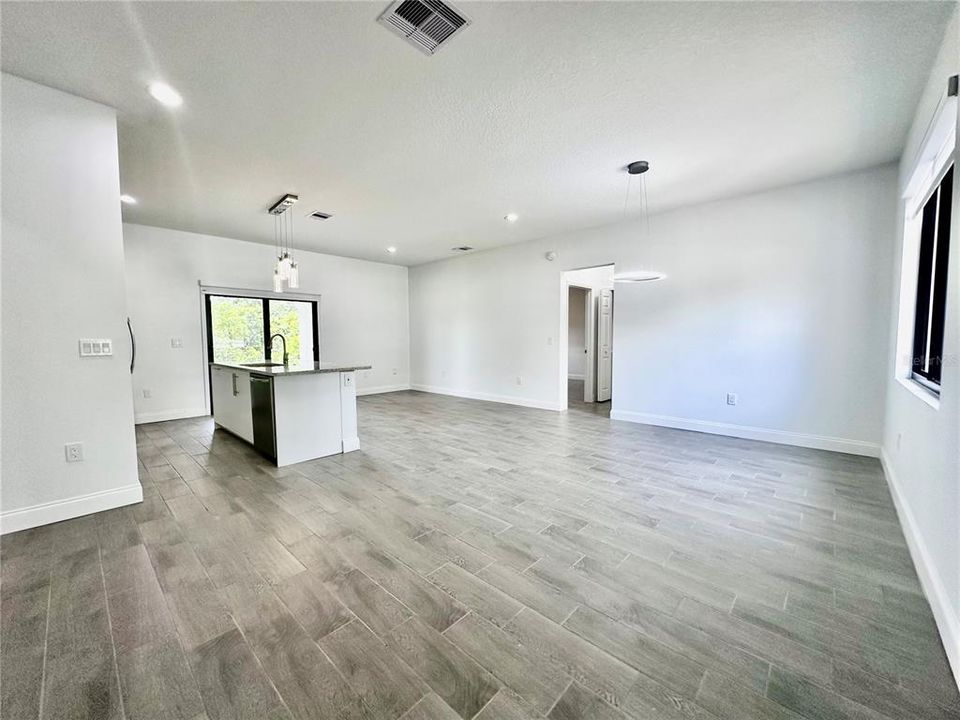 В аренду: $2,189 (3 спален, 2 ванн, 1340 Квадратных фут)