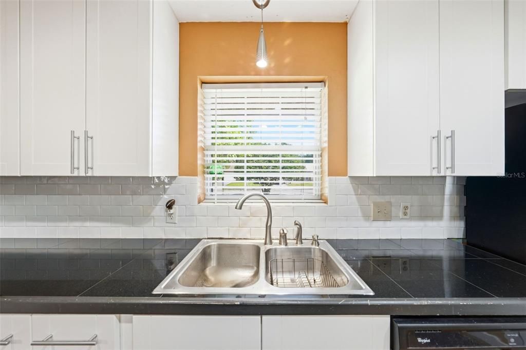 En Venta: $395,000 (3 camas, 2 baños, 1652 Pies cuadrados)