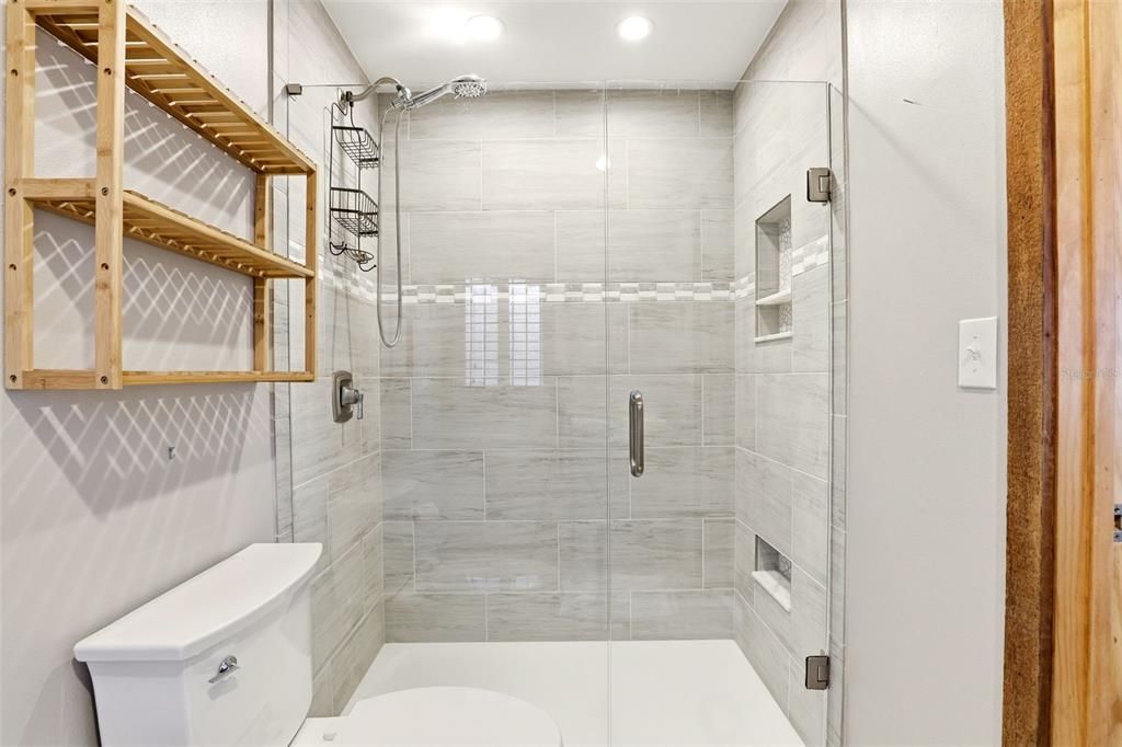 En Venta: $1,100,000 (3 camas, 3 baños, 1666 Pies cuadrados)