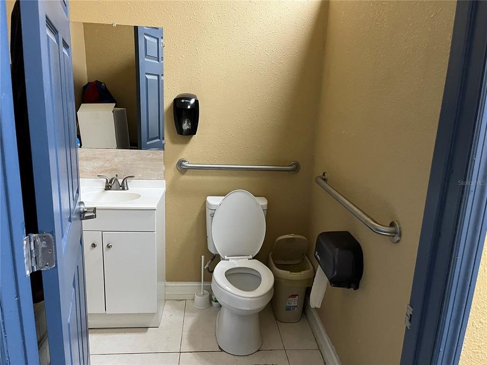 En Venta: $415,000 (0 camas, 0 baños, 1600 Pies cuadrados)