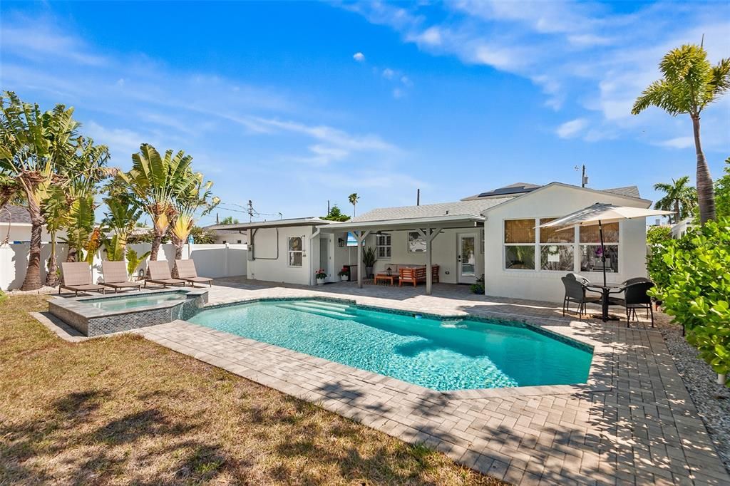 For Sale: $795,000 (3 beds, 2 baths, 1484 Square Feet)