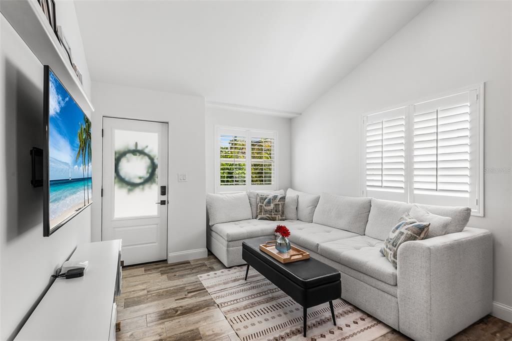 For Sale: $795,000 (3 beds, 2 baths, 1484 Square Feet)