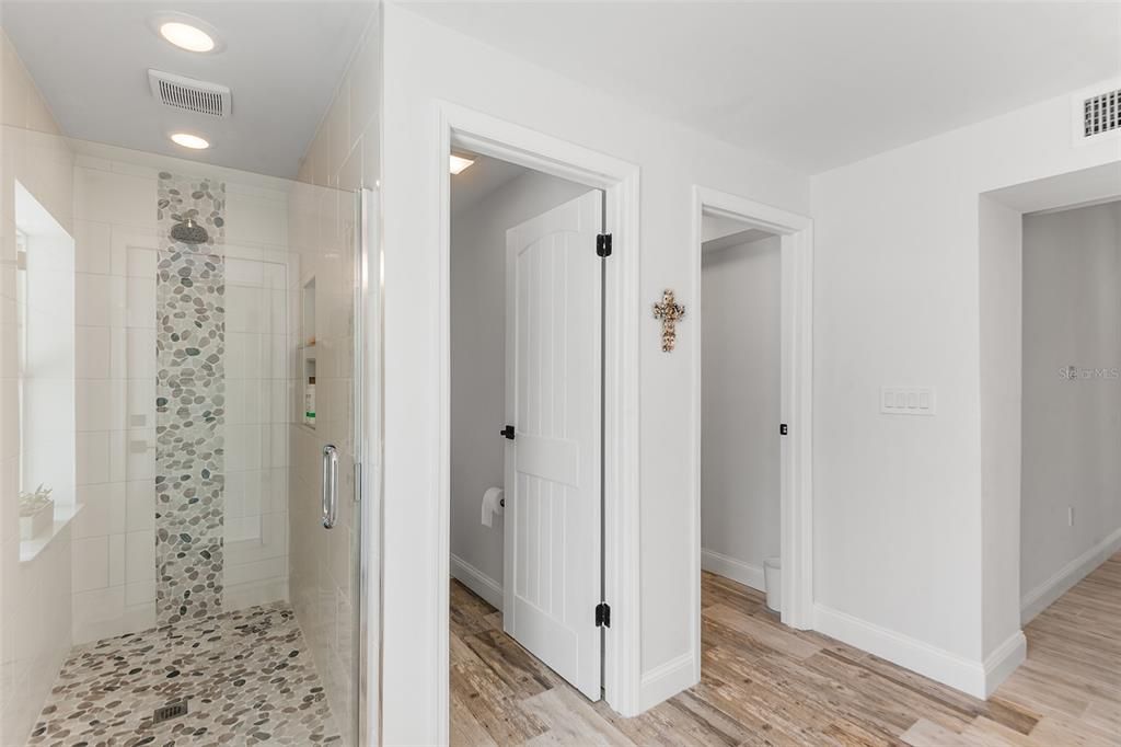 For Sale: $795,000 (3 beds, 2 baths, 1484 Square Feet)