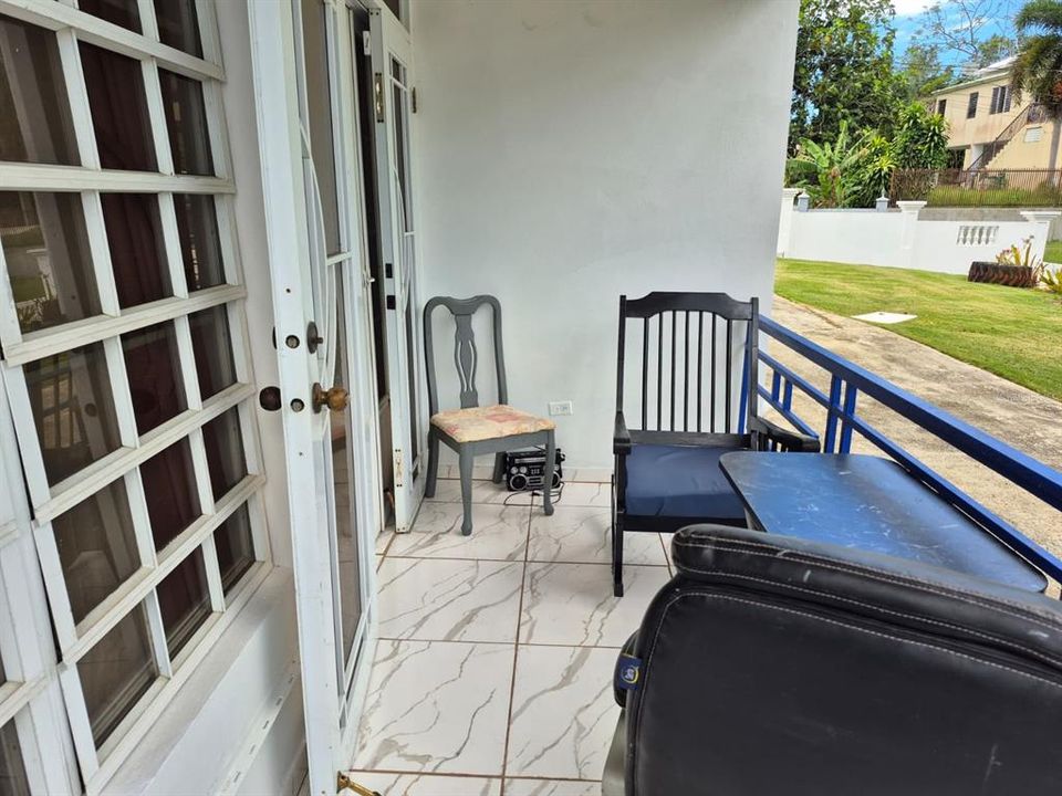 En Venta: $795,000 (4 camas, 3 baños, 4240 Pies cuadrados)
