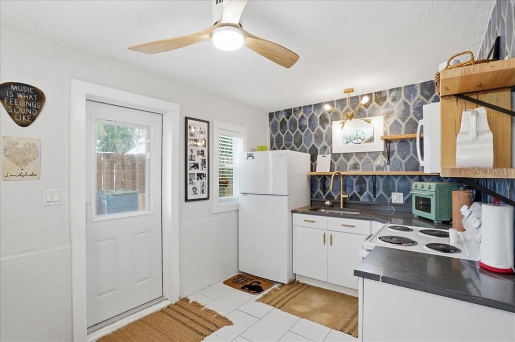 For Sale: $1,200,000 (6 beds, 0 baths, 2298 Square Feet)