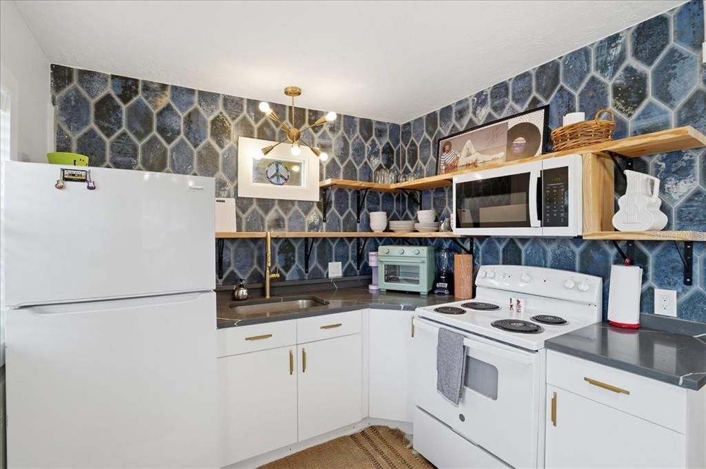 For Sale: $1,200,000 (6 beds, 0 baths, 2298 Square Feet)