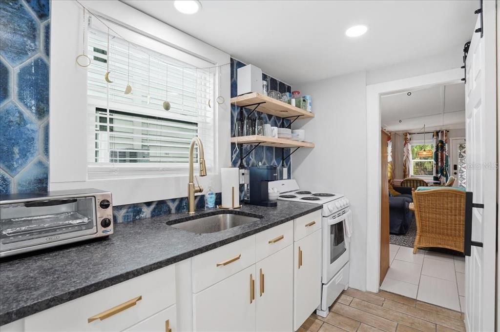 For Sale: $1,200,000 (6 beds, 0 baths, 2298 Square Feet)