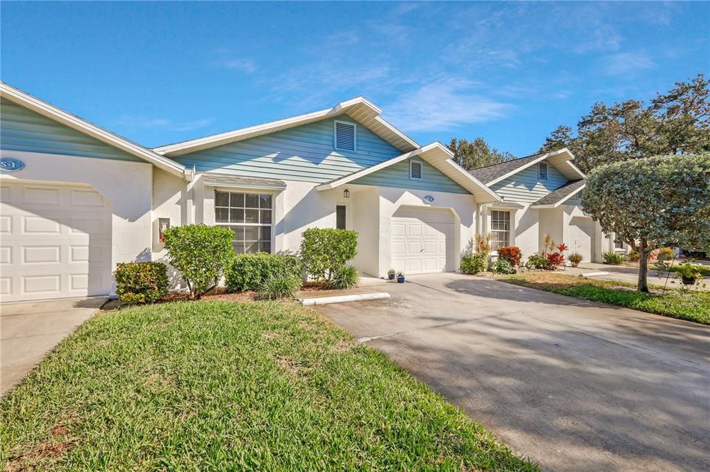 For Sale: $185,000 (2 beds, 2 baths, 991 Square Feet)