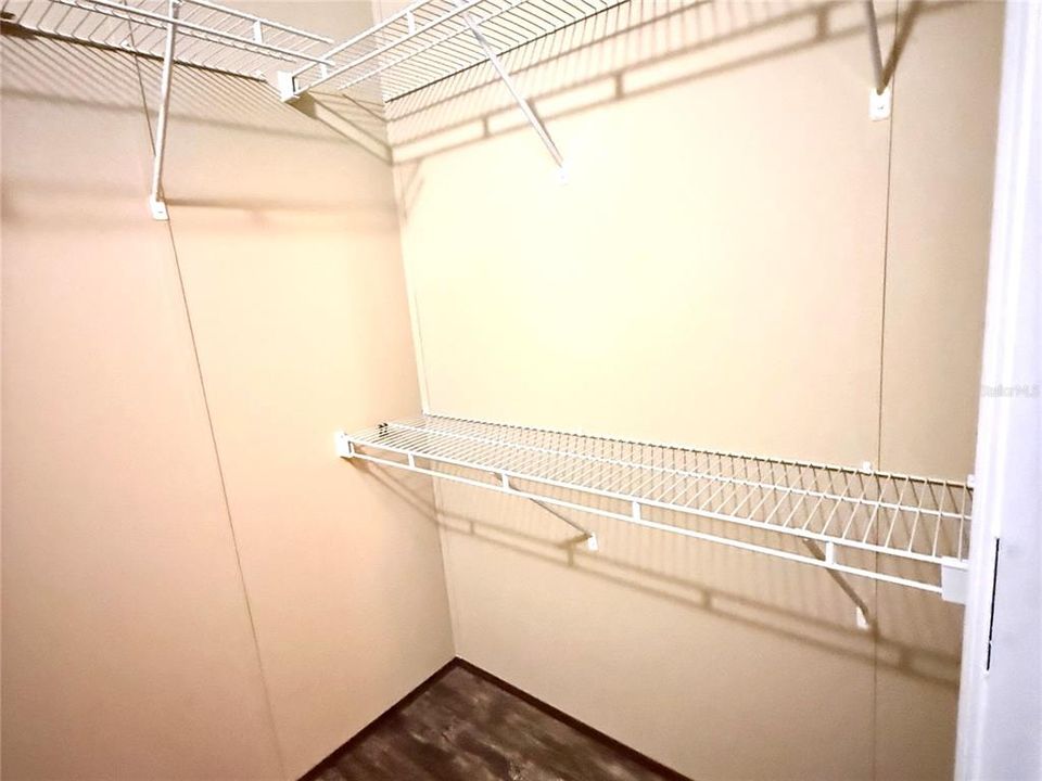 En Venta: $399,900 (4 camas, 2 baños, 2326 Pies cuadrados)