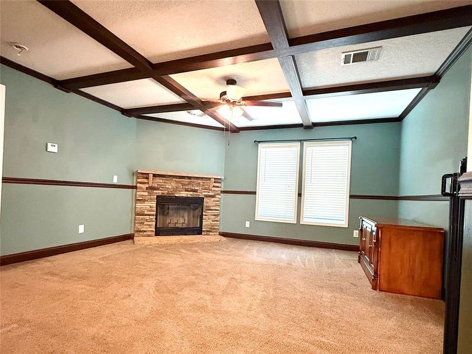En Venta: $399,900 (4 camas, 2 baños, 2326 Pies cuadrados)