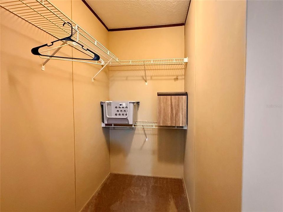 En Venta: $399,900 (4 camas, 2 baños, 2326 Pies cuadrados)