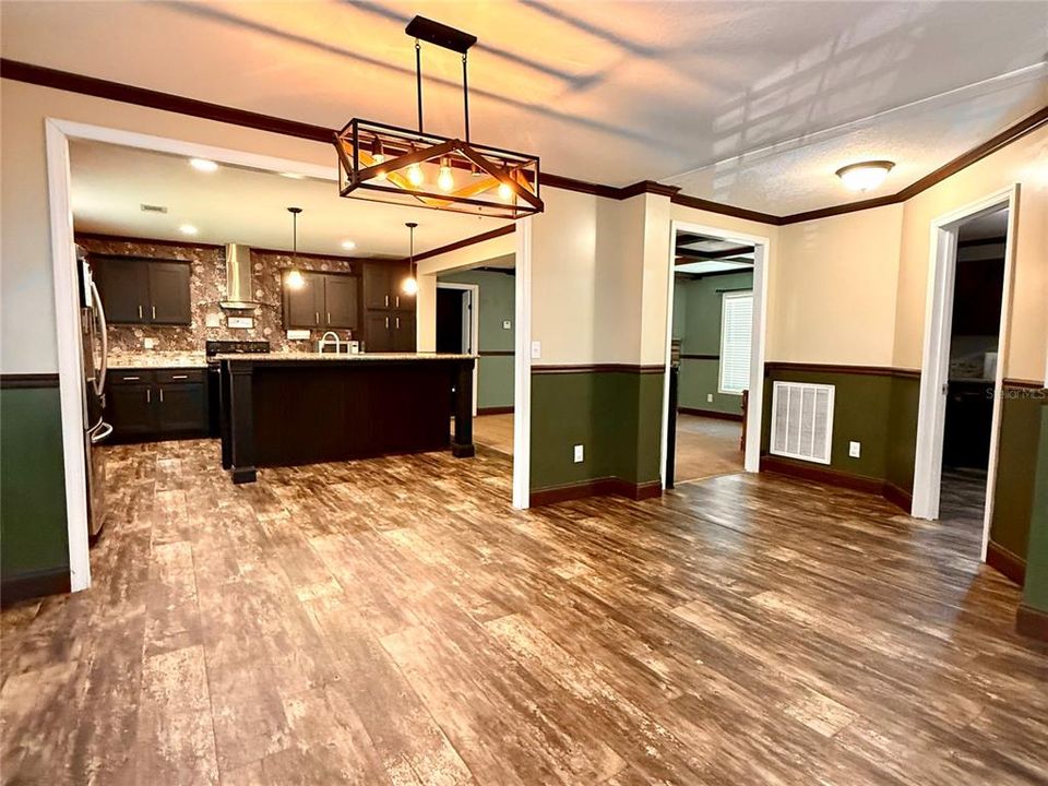 En Venta: $399,900 (4 camas, 2 baños, 2326 Pies cuadrados)