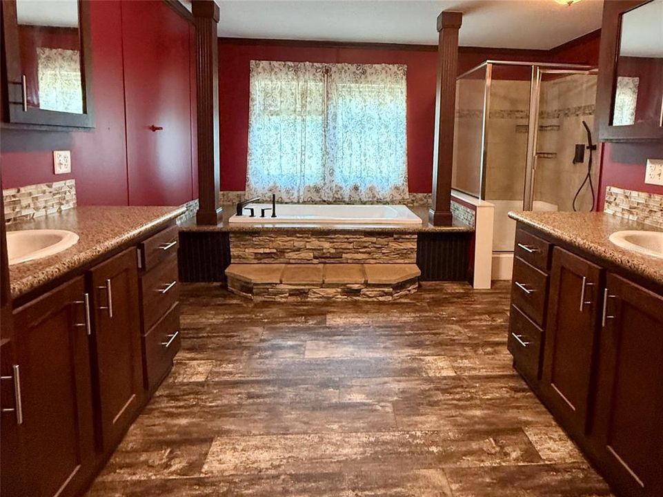 En Venta: $399,900 (4 camas, 2 baños, 2326 Pies cuadrados)