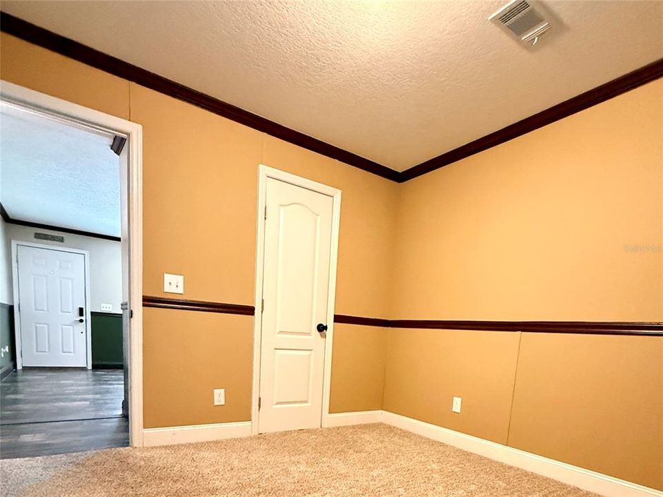 En Venta: $399,900 (4 camas, 2 baños, 2326 Pies cuadrados)