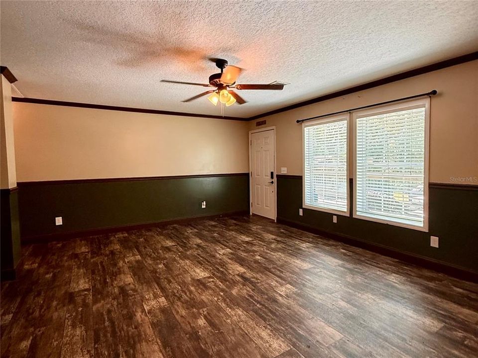 En Venta: $399,900 (4 camas, 2 baños, 2326 Pies cuadrados)
