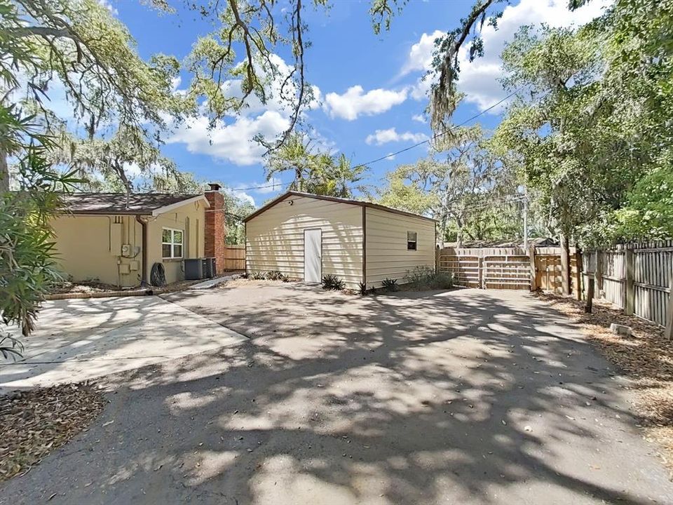 En Venta: $575,000 (3 camas, 2 baños, 2845 Pies cuadrados)