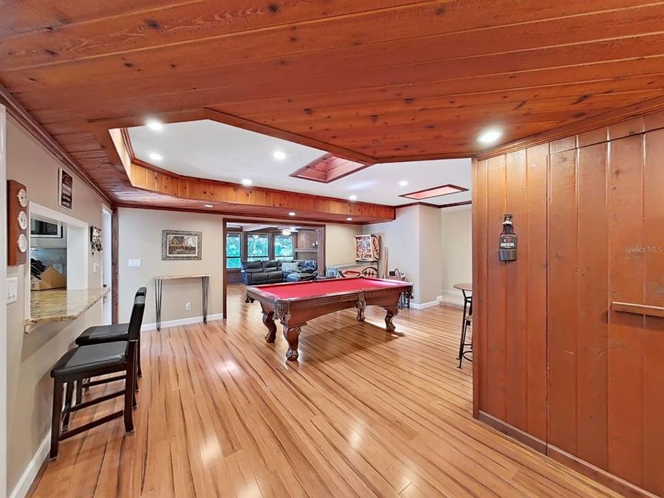 En Venta: $575,000 (3 camas, 2 baños, 2845 Pies cuadrados)