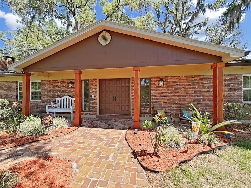 En Venta: $575,000 (3 camas, 2 baños, 2845 Pies cuadrados)