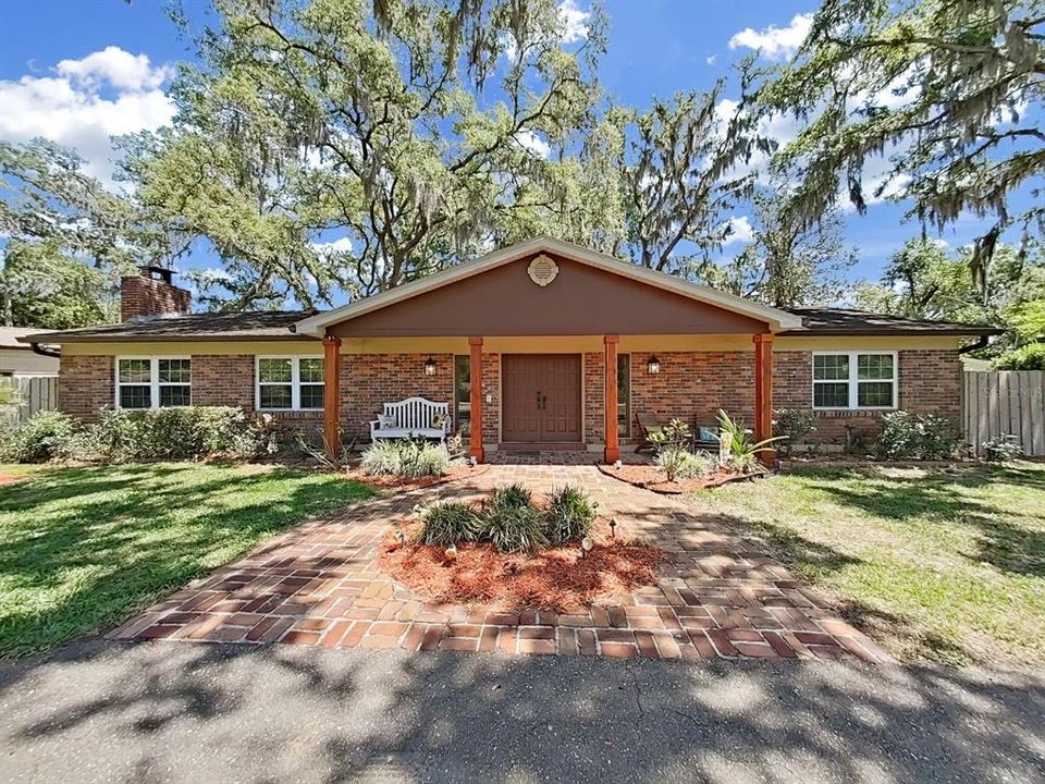 En Venta: $575,000 (3 camas, 2 baños, 2845 Pies cuadrados)
