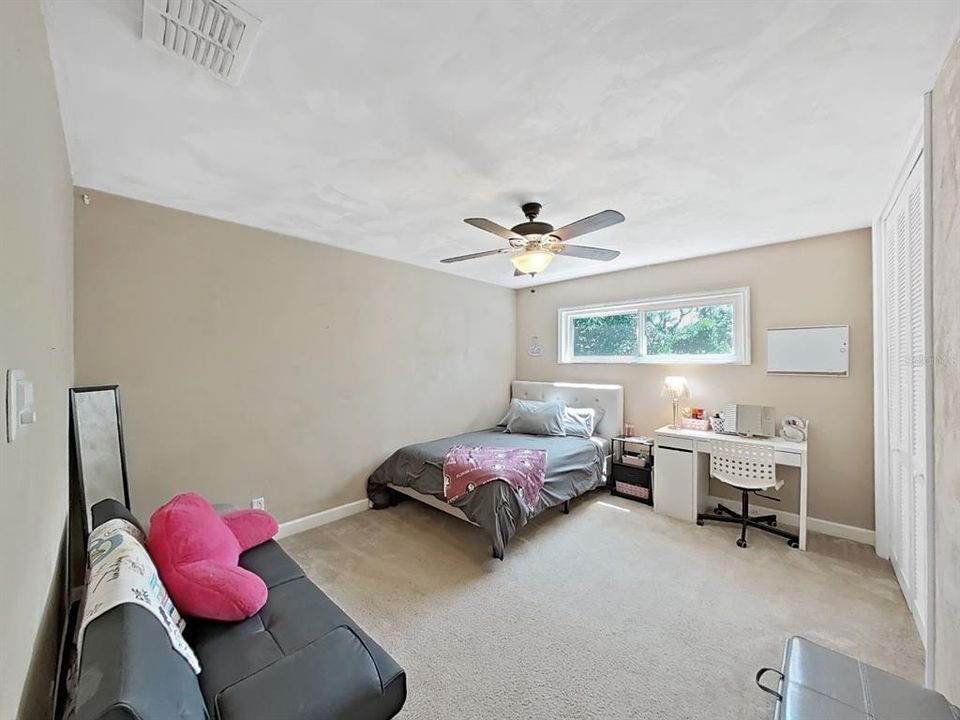 En Venta: $575,000 (3 camas, 2 baños, 2845 Pies cuadrados)