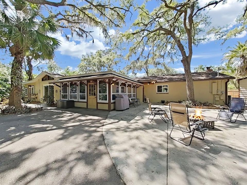 En Venta: $575,000 (3 camas, 2 baños, 2845 Pies cuadrados)