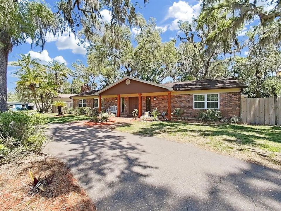 En Venta: $575,000 (3 camas, 2 baños, 2845 Pies cuadrados)