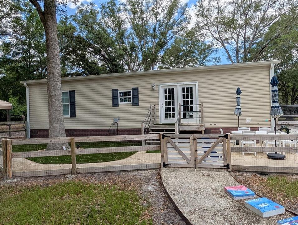 Active With Contract: $340,000 (3 beds, 2 baths, 1152 Square Feet)