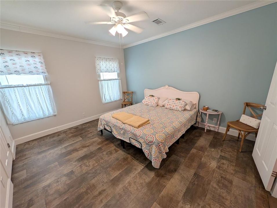 Active With Contract: $340,000 (3 beds, 2 baths, 1152 Square Feet)