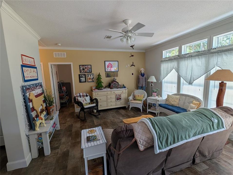 Active With Contract: $340,000 (3 beds, 2 baths, 1152 Square Feet)