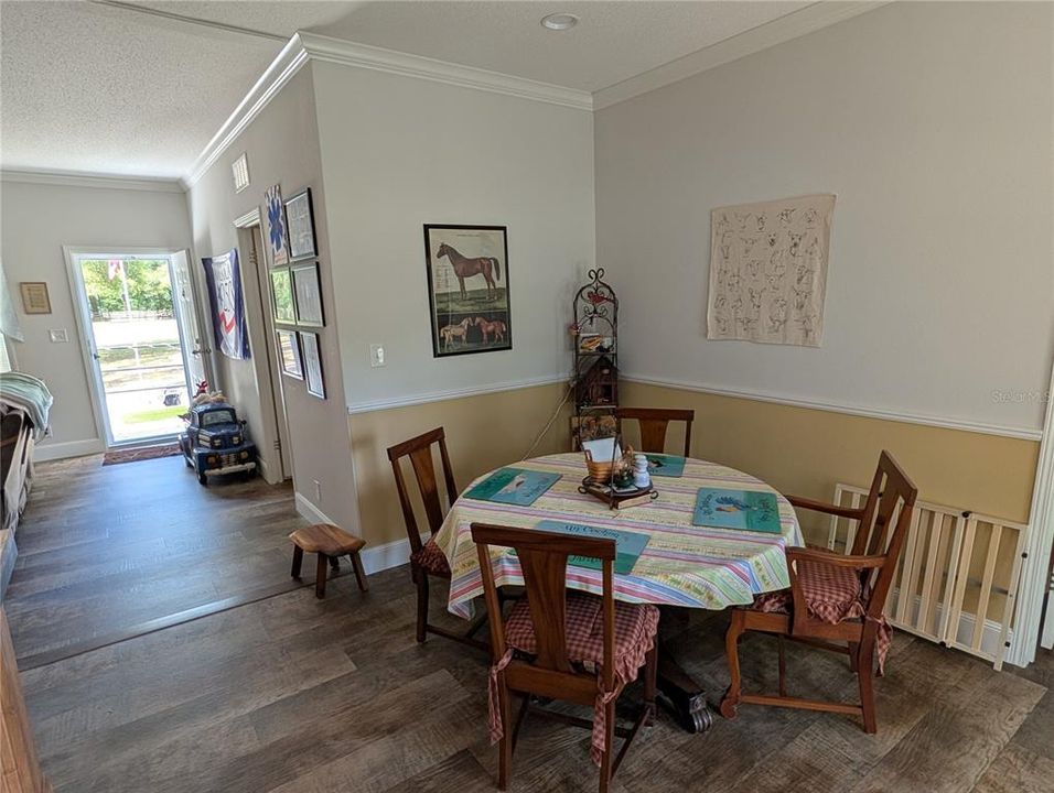 Active With Contract: $340,000 (3 beds, 2 baths, 1152 Square Feet)