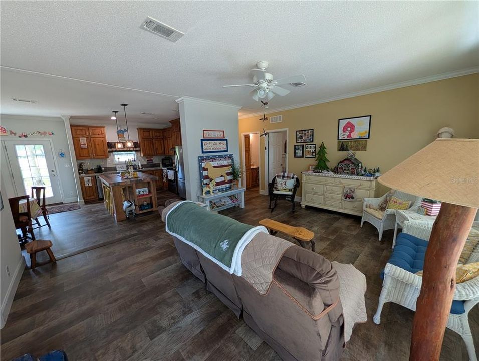 Active With Contract: $340,000 (3 beds, 2 baths, 1152 Square Feet)