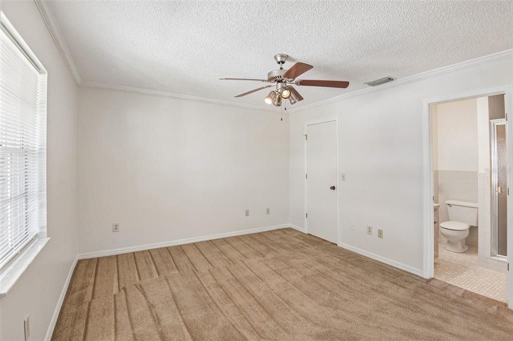 For Sale: $124,900 (2 beds, 2 baths, 1024 Square Feet)