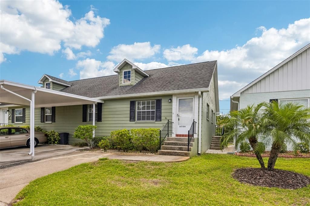 For Sale: $124,900 (2 beds, 2 baths, 1024 Square Feet)