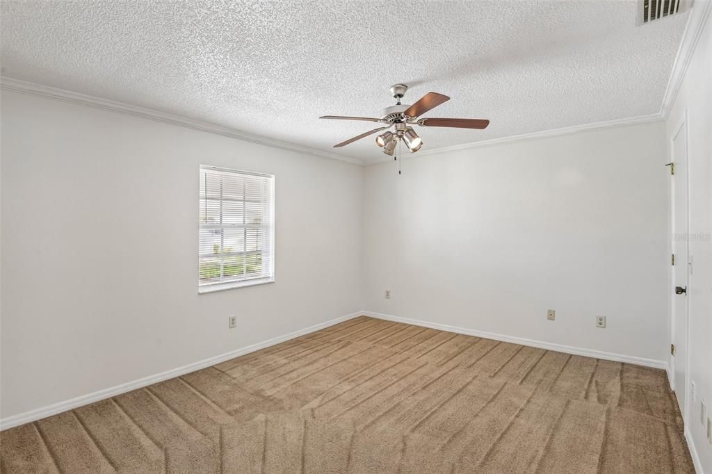 For Sale: $124,900 (2 beds, 2 baths, 1024 Square Feet)